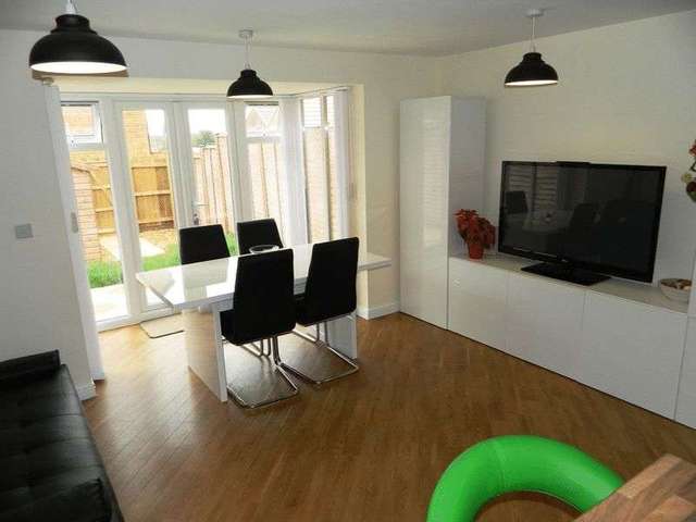  Image of 3 bedroom Terraced house to rent in Regents Walk Bridgwater TA6 at Regents Walk  Bridgwater, TA6 4FZ