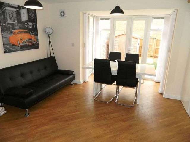  Image of 3 bedroom Terraced house to rent in Regents Walk Bridgwater TA6 at Regents Walk  Bridgwater, TA6 4FZ