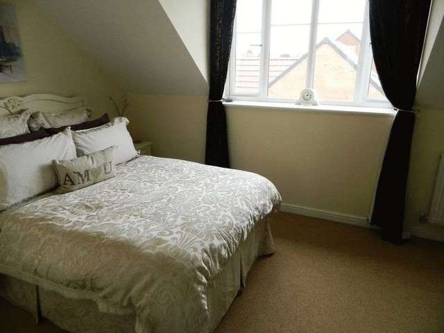  Image of 3 bedroom Terraced house to rent in Regents Walk Bridgwater TA6 at Regents Walk  Bridgwater, TA6 4FZ