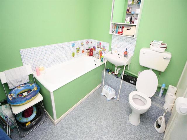  Image of 2 bedroom Flat to rent in Nisbet Court Restalrig Park Edinburgh EH7 at Restalrig Edinburgh Edinburgh, EH7 6UR