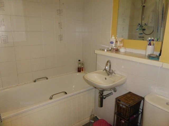  Image of 1 bedroom Flat to rent in Rosebank Place Falkirk FK1 at Falkirk Falkirk Falkirk, FK1 5LZ
