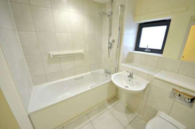  Image of 1 bedroom Apartment to rent in Pooles Park London N4 at Pooles Park  Islington, N4 3FD
