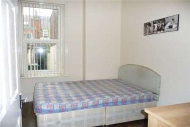  Image of 3 bedroom Flat to rent in Rothbury Terrace Heaton Newcastle upon Tyne NE6 at Newcastle upon Tyne, NE6 5DB