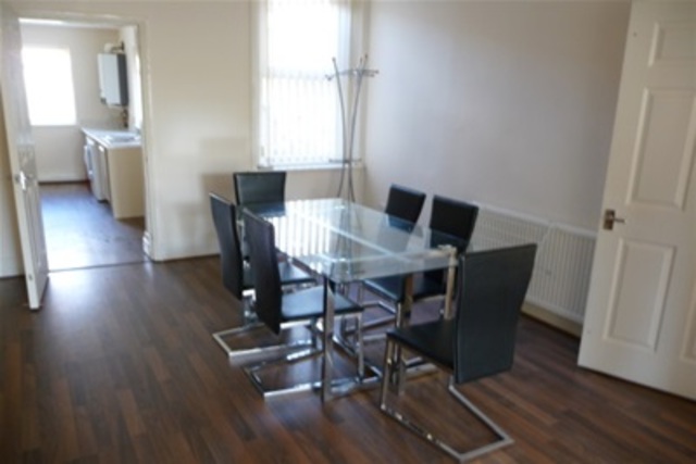  Image of 4 bedroom Detached house to rent in Monkside Rothbury Terrace Newcastle upon Tyne NE6 at Newcastle upon Tyne, NE6 5DE