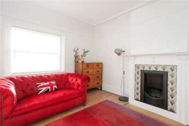  Image of 3 bedroom Flat to rent in The Parade Margate CT9 at Margate, CT9 1EZ