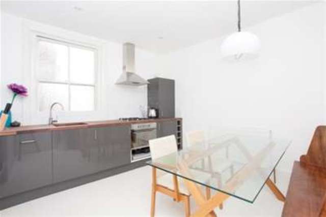  Image of 3 bedroom Flat to rent in The Parade Margate CT9 at Margate, CT9 1EZ