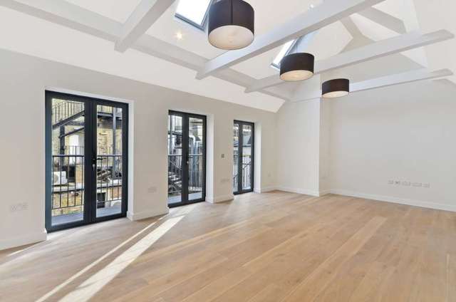 Image of 1 bedroom Apartment to rent in Rupert Street London W1D at Rupert Street Soho London, W1D 6DE