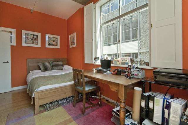  Image of 2 bedroom Flat to rent in Saffron Hill London EC1N at Clerkenwell London Farringdon, EC1N 8QX