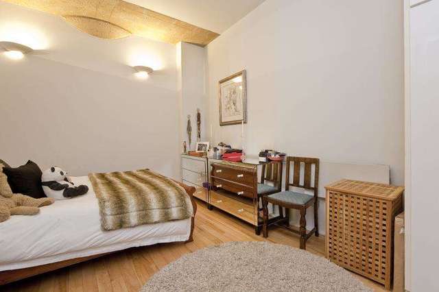  Image of 2 bedroom Flat to rent in Saffron Hill London EC1N at Clerkenwell London Farringdon, EC1N 8QX