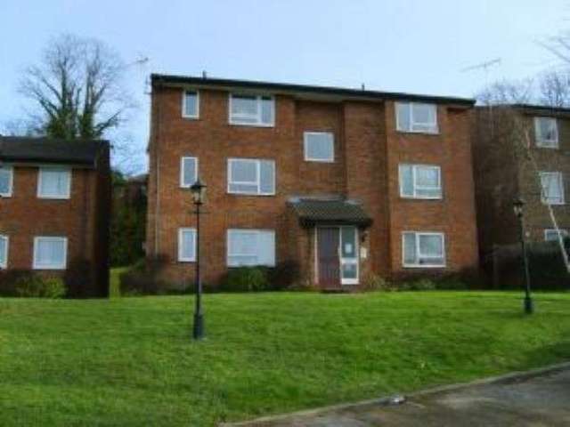  Image of Flat to rent in Montana Close Sanderstead South Croydon CR2 at SOUTH CROYDON, CR2 0AT