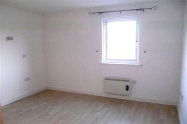  Image of 2 bedroom Flat to rent in Vyvyans Court Tuckingmill Camborne TR14 at Camborne, TR14 8PF