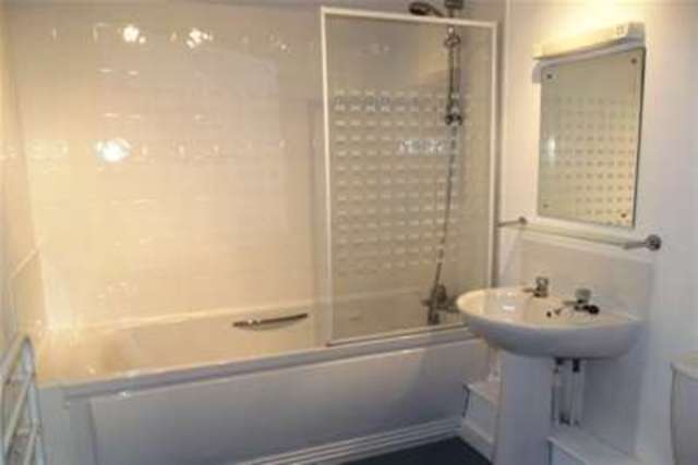  Image of 2 bedroom Flat to rent in Vyvyans Court Tuckingmill Camborne TR14 at Camborne, TR14 8PF