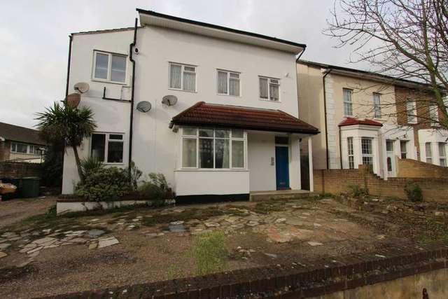  Image of 1 bedroom Flat to rent in Selhurst Road London SE25 at Selhurst Road  London, SE25 6LQ