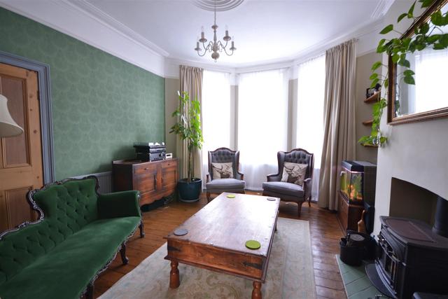  Image of 3 bedroom Property to rent in Seymour Road London N8 at Harringay Ladder, N8 0BG