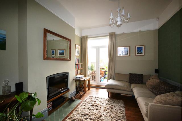  Image of 3 bedroom Property to rent in Seymour Road London N8 at Harringay Ladder, N8 0BG