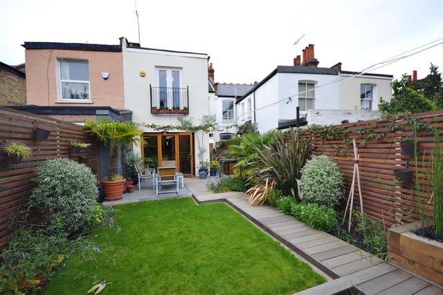  Image of 3 bedroom Property to rent in Seymour Road London N8 at Harringay Ladder, N8 0BG