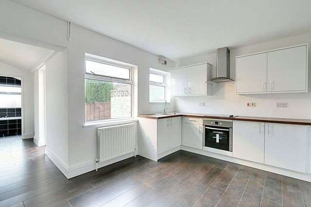  Image of 3 bedroom Terraced house for sale in Shaftesbury Avenue Hull HU8 at Shaftesbury Avenue  Hull, HU8 9BH