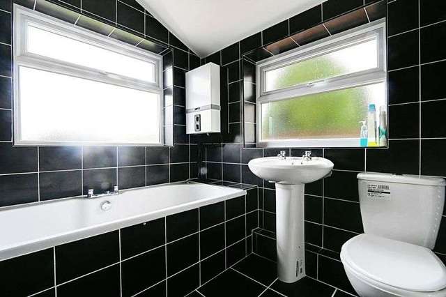  Image of 3 bedroom Terraced house for sale in Shaftesbury Avenue Hull HU8 at Shaftesbury Avenue  Hull, HU8 9BH