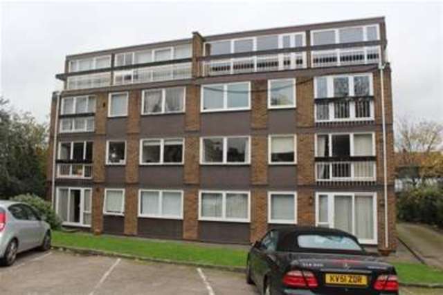  Image of 2 bedroom Flat to rent in Hershell Court Upper Richmond Road West London SW14 at London, SW14 7DH