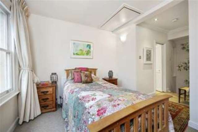  Image of 1 bedroom Detached house to rent in Sheen Road Richmond TW9 at Richmond, TW9 1YJ
