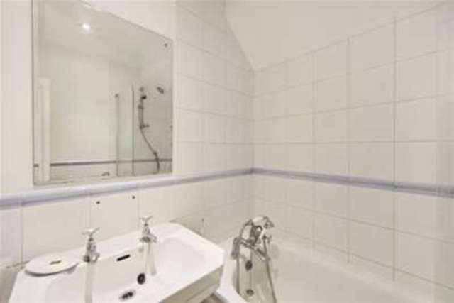  Image of 1 bedroom Detached house to rent in Sheen Road Richmond TW9 at Richmond, TW9 1YJ
