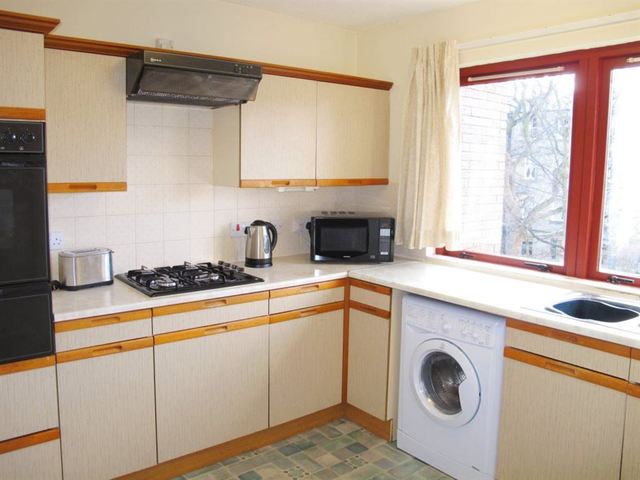  Image of 2 bedroom Flat to rent in Sienna Gardens Edinburgh EH9 at Newington Edinburgh Edinburgh, EH9 1PF