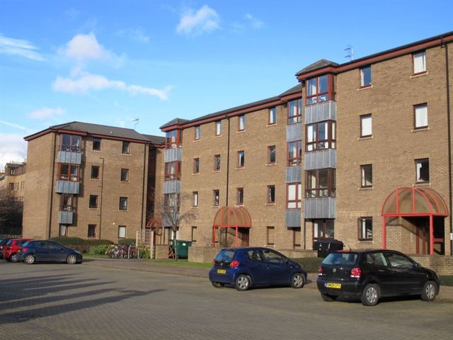  Image of 2 bedroom Flat to rent in Sienna Gardens Edinburgh EH9 at Newington Edinburgh Edinburgh, EH9 1PF