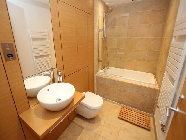  Image of 2 bedroom Flat to rent in Simpson Loan Edinburgh EH3 at City Centre Edinburgh Edinburgh, EH3 9GD