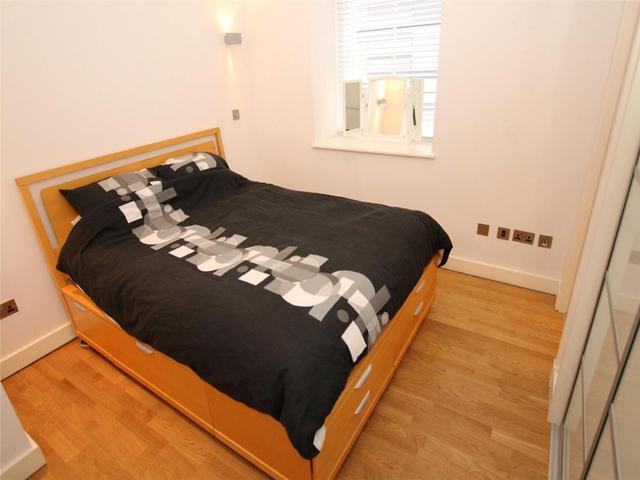  Image of 2 bedroom Flat to rent in Simpson Loan Edinburgh EH3 at City Centre Edinburgh Edinburgh, EH3 9GD
