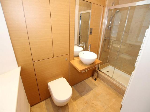  Image of 2 bedroom Flat to rent in Simpson Loan Edinburgh EH3 at City Centre Edinburgh Edinburgh, EH3 9GD