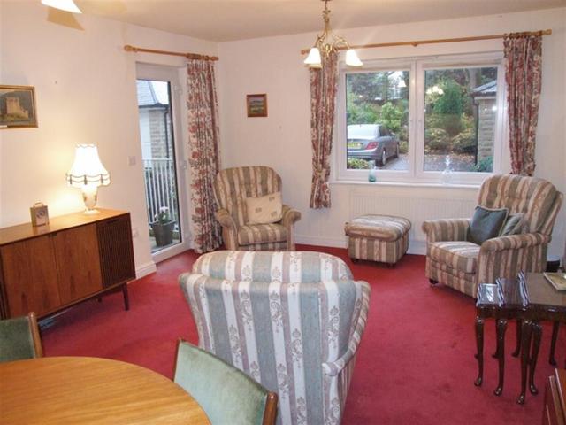  Image of 2 bedroom Apartment for sale in Ravenscliffe Close Skircoat Green Halifax HX3 at Skircoat Green Halifax Southowram, HX3 0RW