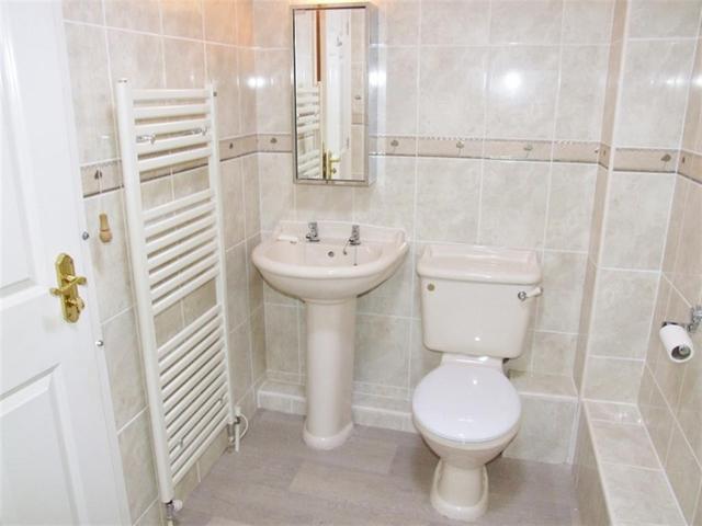  Image of 2 bedroom Apartment for sale in Ravenscliffe Close Skircoat Green Halifax HX3 at Skircoat Green Halifax Southowram, HX3 0RW