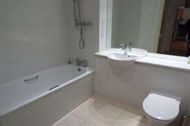  Image of 2 bedroom Flat to rent in Slaney Road Romford RM1 at Romford, RM1 3GN