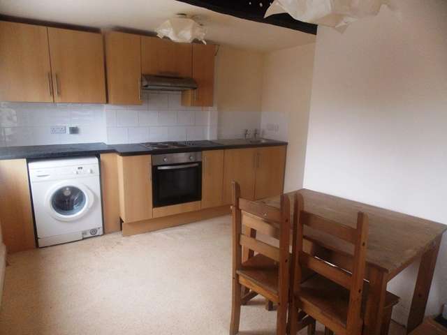  Image of 3 bedroom Flat to rent in South Street Ilkeston DE7 at South Street  Ilkeston, DE7 5QQ