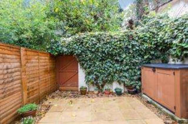  Image of 3 bedroom Terraced house for sale in St. James Road Shirley Southampton SO15 at Southampton Hampshire Shirley, SO15 5QF