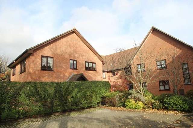  Image of 2 bedroom Flat for sale in Stourwood Avenue Southbourne Bournemouth BH6 at STOURWOOD AVENUE  Wick, BH6 3PW