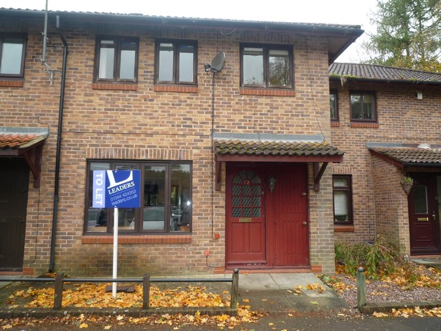  Image of 3 bedroom Terraced house to rent in Southwick Court Bracknell RG12 at Bracknell, RG12 0XL