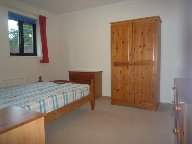  Image of 3 bedroom Terraced house to rent in Southwick Court Bracknell RG12 at Bracknell, RG12 0XL