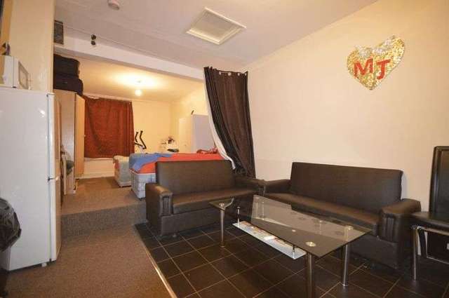  Image of 1 bedroom Flat to rent in Cranmer Street Leicester LE3 at Cranmer Street  Leicester, LE3 0QA