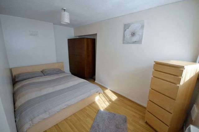  Image of 1 bedroom Flat to rent in St. Catherine Street Carmarthen SA31 at St. Catherine Street  Carmarthen, SA31 1RF