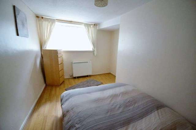  Image of 1 bedroom Flat to rent in St. Catherine Street Carmarthen SA31 at St. Catherine Street  Carmarthen, SA31 1RF