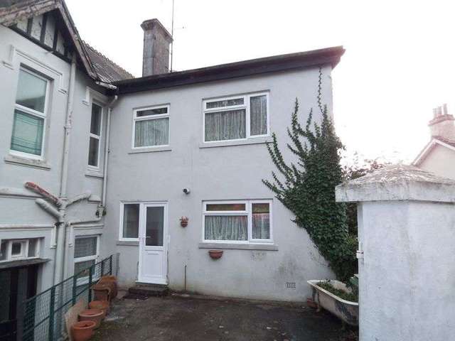  Image of 2 bedroom Flat to rent in St. Matthews Road Torquay TQ2 at St. Matthews Road Chelston TORQUAY, TQ2 6JA