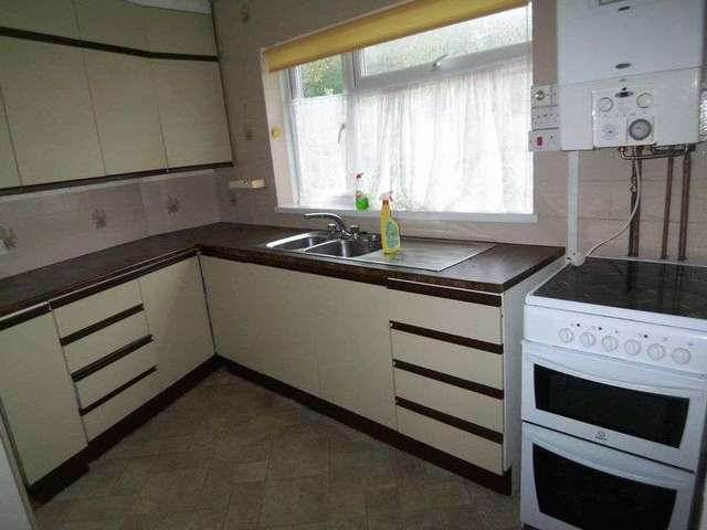  Image of 2 bedroom Flat to rent in St. Matthews Road Torquay TQ2 at St. Matthews Road Chelston TORQUAY, TQ2 6JA