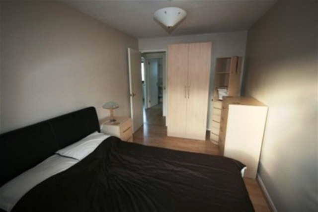  Image of 2 bedroom Flat to rent in St. Pauls Court Reading RG1 at Reading, RG1 6HF