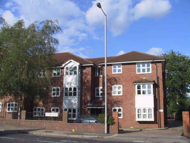  Image of 1 bedroom Flat to rent in Harrow View Harrow HA1 at Harrow View  Harrow, HA1 1RN