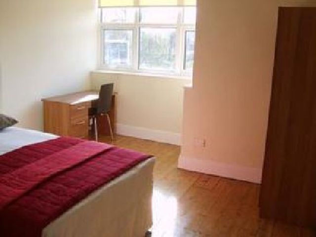  Image of 4 bedroom House Share to rent in Station Road Beeston Nottingham NG9 at Beeston Nottinghamshire Beeston, NG9 2AZ