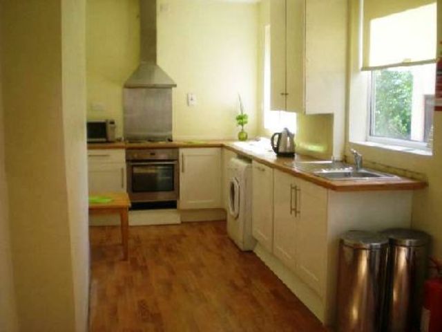  Image of 4 bedroom House Share to rent in Station Road Beeston Nottingham NG9 at Beeston Nottinghamshire Beeston, NG9 2AZ