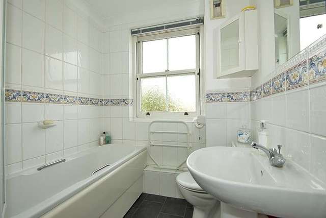  Image of 2 bedroom Flat for sale in Station Road West Canterbury CT2 at Canterbury, CT2 8SE