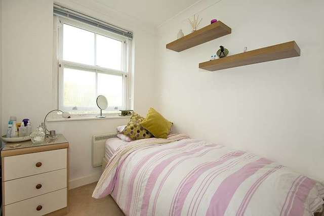  Image of 2 bedroom Flat for sale in Station Road West Canterbury CT2 at Canterbury, CT2 8SE
