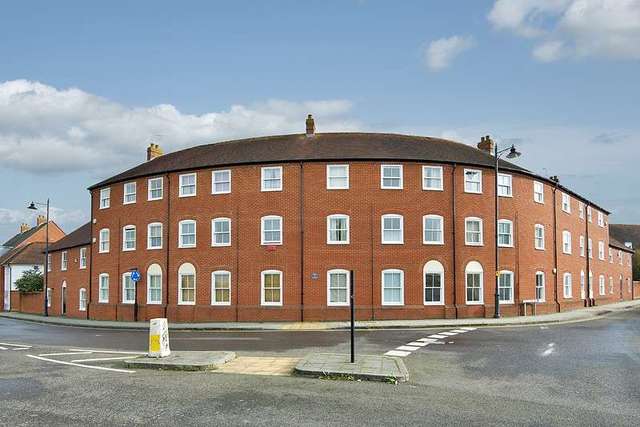  Image of 2 bedroom Flat for sale in Station Road West Canterbury CT2 at Canterbury, CT2 8SE